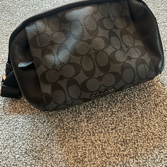 Coach Signature Black Belt Bag - Picture 1 of 11